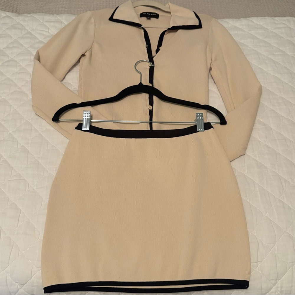 Chic Cream Top and Mini Skirt with Black Accents - Picture 4 of 10